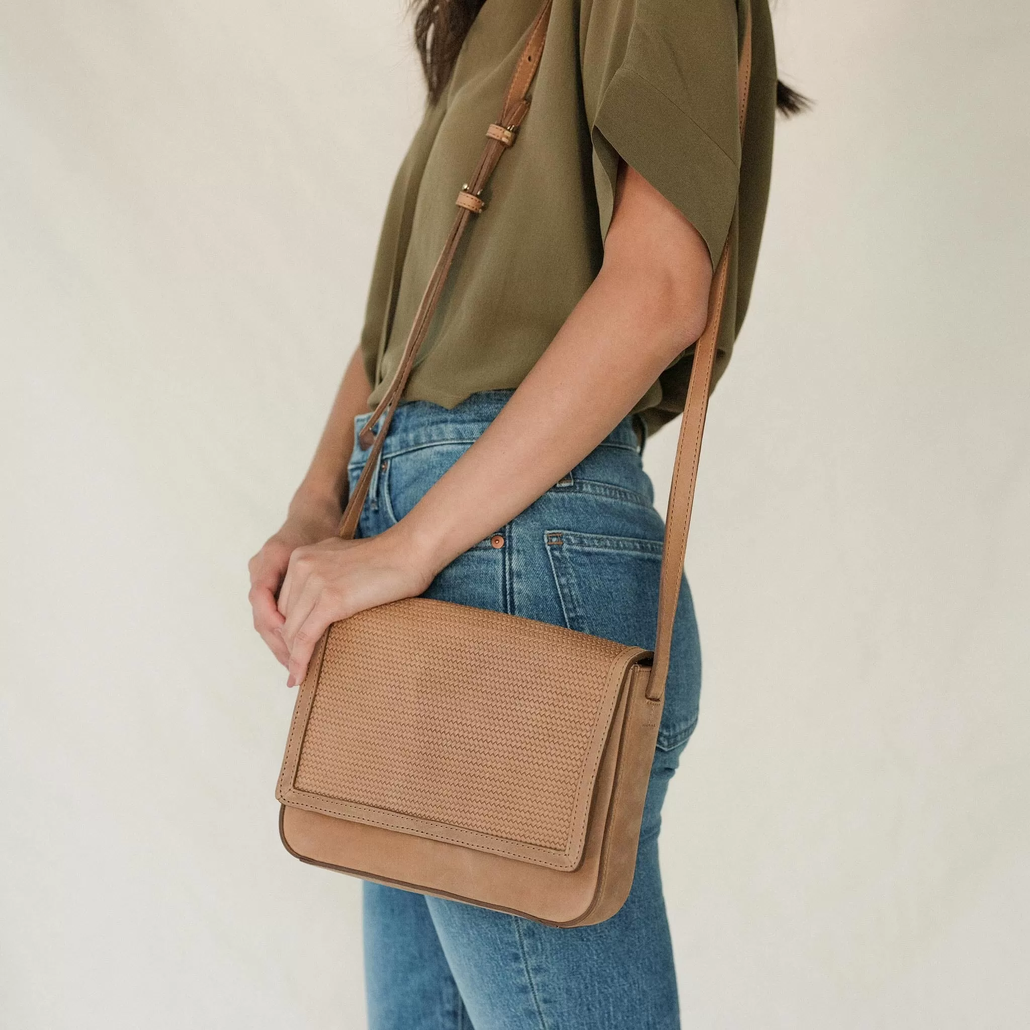 Clara Crossbody Almond