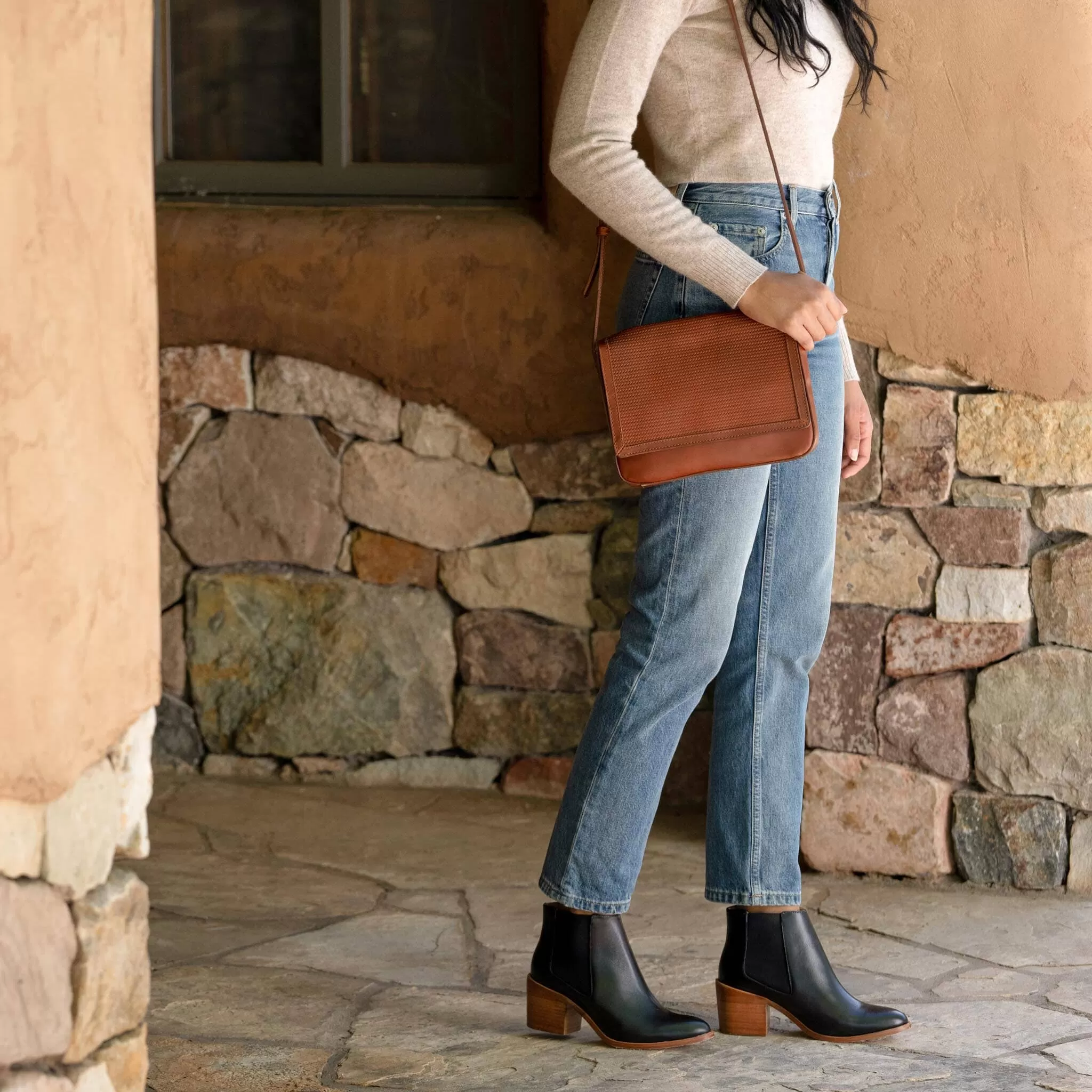 Clara Crossbody Woven Brandy