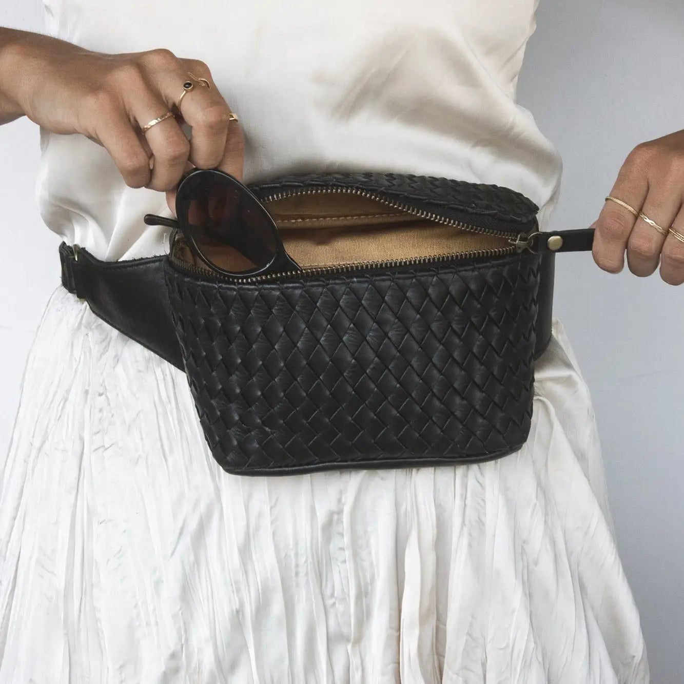 Remy Woven Bag - Black